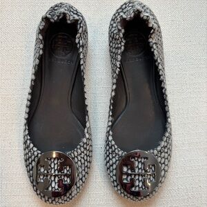 Tory Burch Reva Snake & Calf Hair Ballet Flats Silver Logo Women’s Size 5